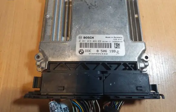 BMW 5 E60 E61 Engine control unit/module ECU 0281016066 8506199 030405440