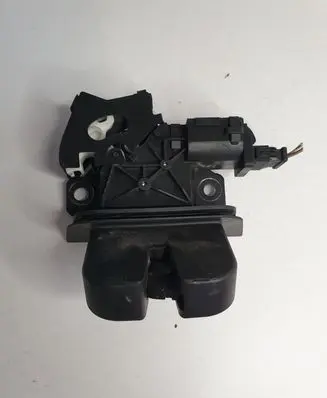 Audi Q7 4L Tailgate/trunk/boot lock/catch/latch 4L0827520