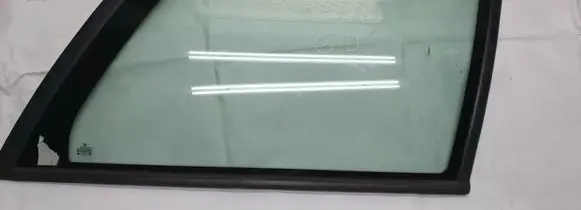 Volkswagen PASSAT B3 Rear side window