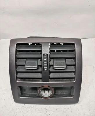 Rear air vent grill