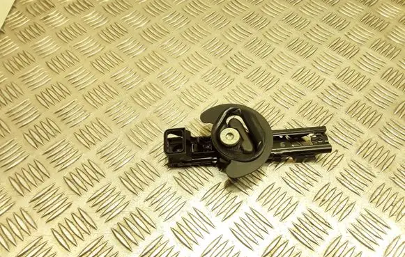 Volkswagen Tiguan Seat belt height adjuster 4M0857819