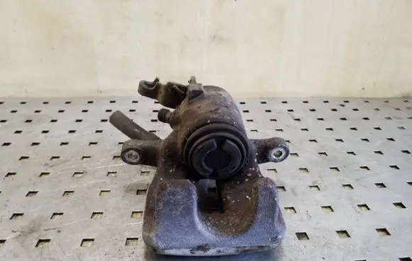 Skoda Superb B6 (3T) Rear brake caliper
