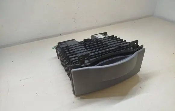 Chrysler Town u0026 Country V Cup holder 0ZS681D5AA