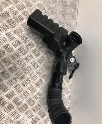 Air intake hose/pipe