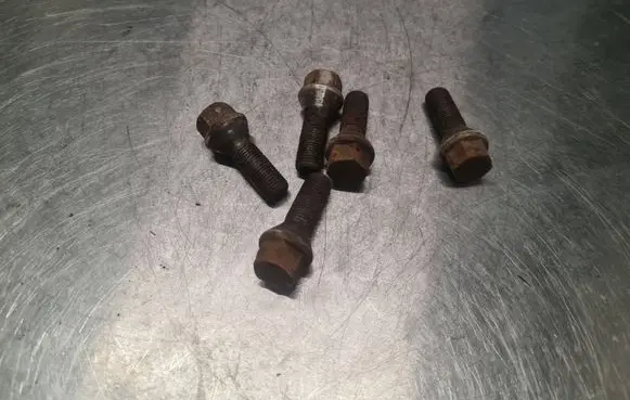 Volvo S60 Nuts/bolts 