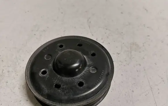 Chevrolet Camaro Water pump pulley 545297251