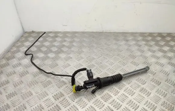 Clutch slave cylinder