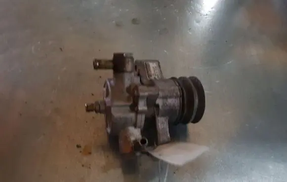 Mazda 323 F Power steering pump