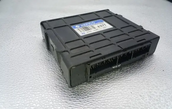 Hyundai Santa Fe Gearbox control unit/module 954403A391 9090930425A0