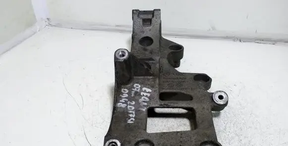 Seat Leon (1P) Generator/alternator bracket 06F903143 06F903143E