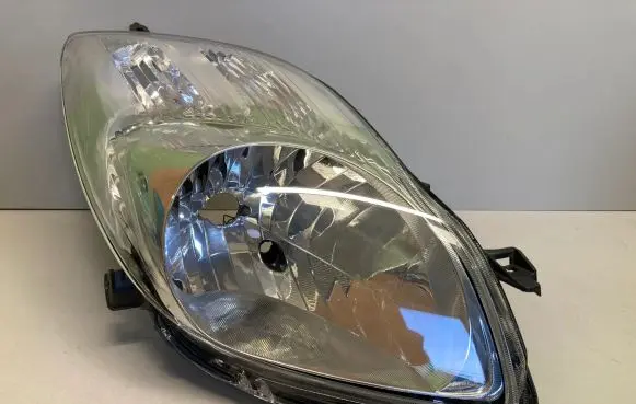 Toyota Yaris Headlight/headlamp 811300D330 89903211
