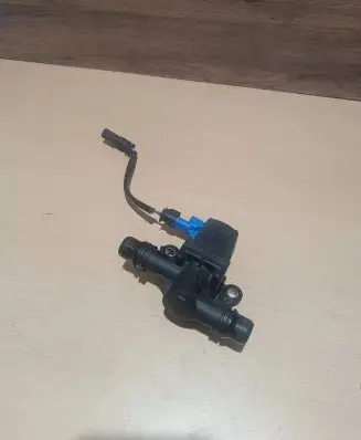 Citroen Berlingo Coolant heater control valve 9839741280 9839333280