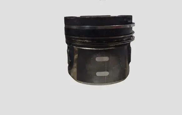 Volvo V50 Piston