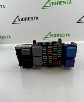 Opel Vivaro Fuse module 252301716R V23134B52X520 12V140A