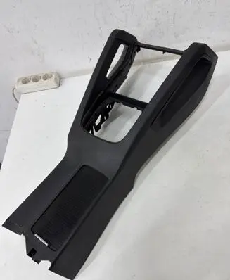 Volkswagen Golf V Center console 1K5863243