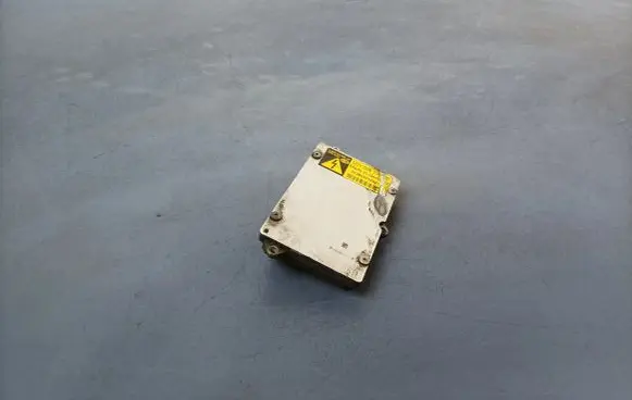 Audi A6 Allroad C6 Voltage converter/converter module 5DV008290002