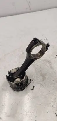 Volkswagen PASSAT B6 Piston with connecting rod