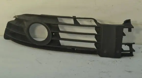 Audi A4 S4 B5 8D Front fog light trim/grill 3B0853665L