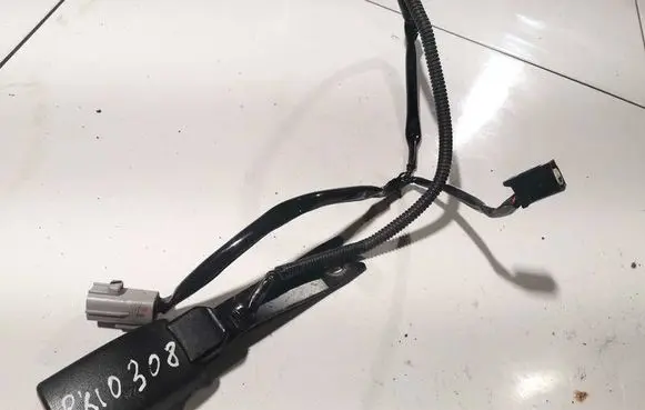 Toyota Corolla Verso AR10 Front seatbelt buckle