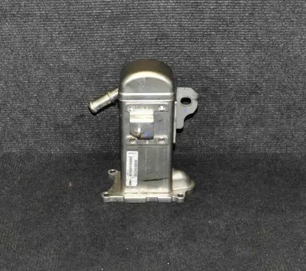 Ford Focus EGR valve cooler V29004027