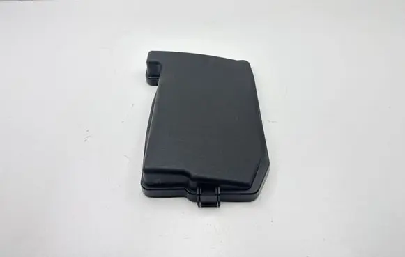 Toyota Prius+ (ZVW40) Fuse box cover 8266247210