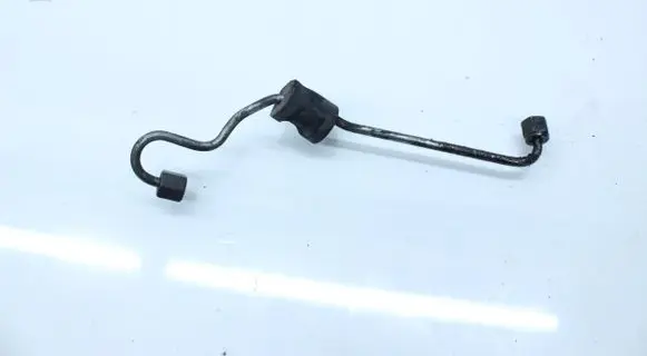 Fuel injector supply line/pipe