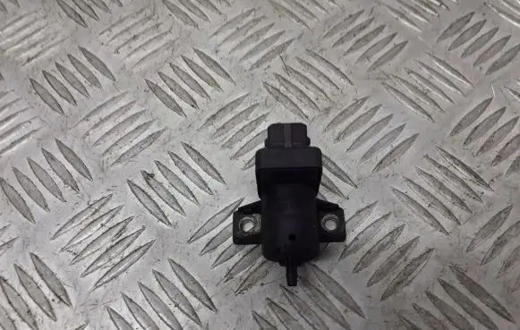 Alfa Romeo 156 Valve vacuum 46813570