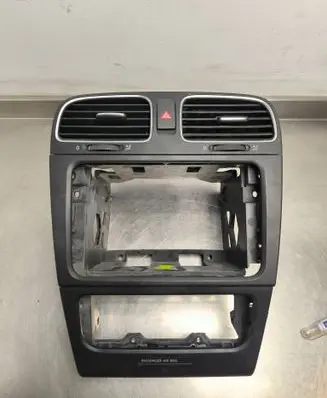 Volkswagen Golf VI Dash center air vent grill 5K0819728M 5K0815735D