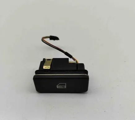 BMW 7 E38 Central locking switch button 8352281