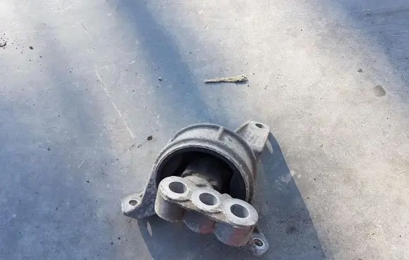 Opel Zafira A Engine mount vacuum valve 