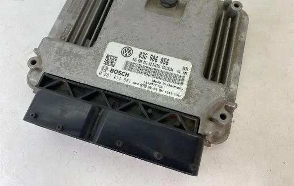 Volkswagen Touran I Engine control unit/module 03G906056 03G906021AB 1039S27736