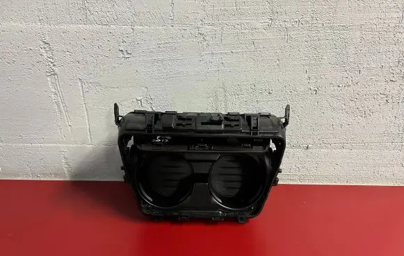 Cup holder front