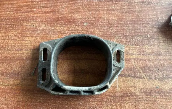 Audi A4 S4 B6 8E 8H Engine mounting bracket 8D0199335P