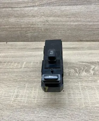 Volvo V70 Electric window control switch 30658147