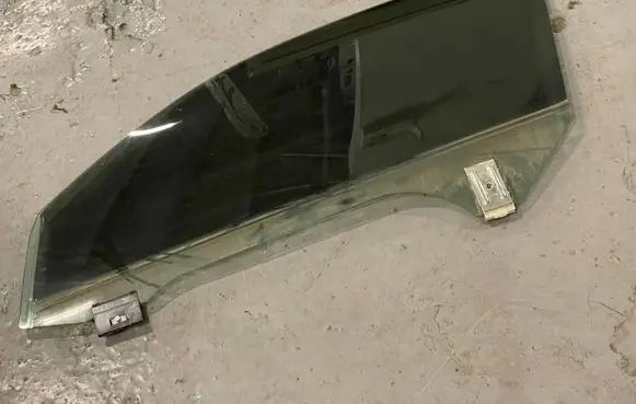 BMW 3 E92 E93 Front door window/glass (coupe) E000233 43R001167 DOT618M391AS2