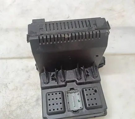 Volvo V70 Fuse module 30728542 12243779