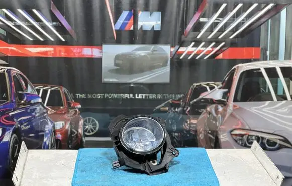 BMW X4 F26 Front fog light 7374145