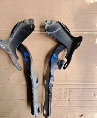 Peugeot 308 Engine bonnet/hood hinges 9677784800 9677784900