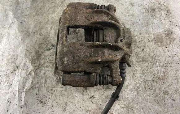 Mercedes-Benz C W202 Front brake caliper