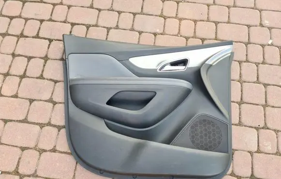 Opel Mokka Front door card panel trim 31TYS