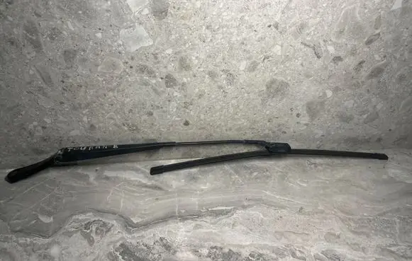 Volkswagen Touran I Front wiper blade arm 2K1955409A