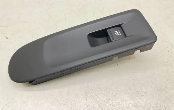 Volkswagen Golf VI Electric window control switch 5K0867256