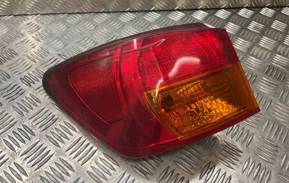 Lexus IS 220D-250-350 Rear/tail lights