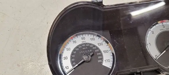 Jaguar XF X250 Speedometer (instrument cluster) 9X2310849JF VP9X2F10849FJ 6W8F10894A