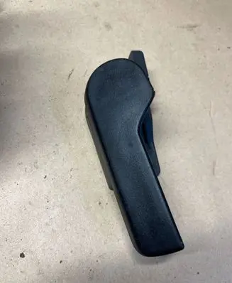 Engine bonnet (hood) release handle