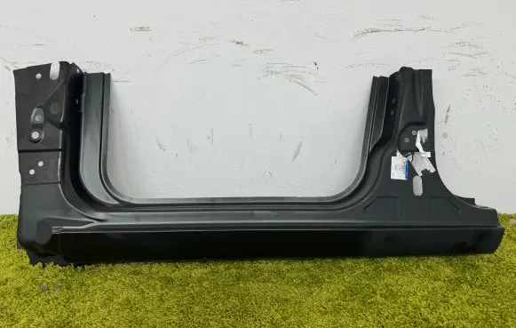 Ford Focus (B) Pillar trim (exterior) 