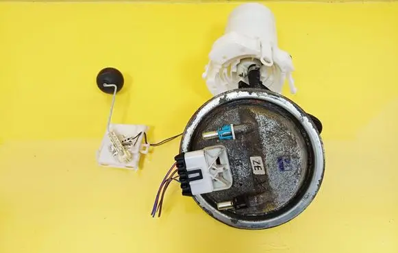 Opel Corsa C In-tank fuel pump 