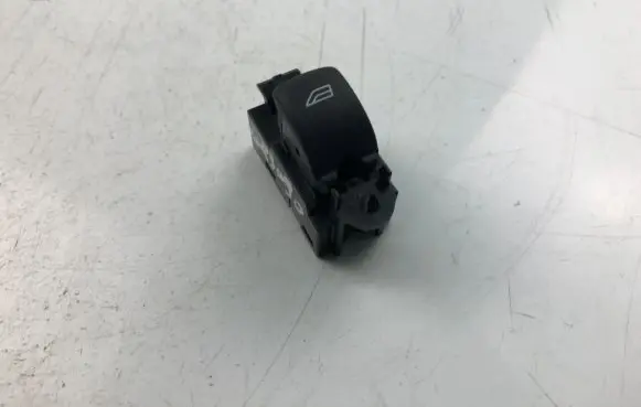 Volvo V40 Electric window control switch 31394840
