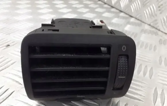 Volkswagen PASSAT B5 Dashboard air vent grill cover trim 3B0819703D
