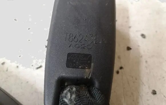 Mazda 6 Middle seatbelt buckle (rear) G33CH